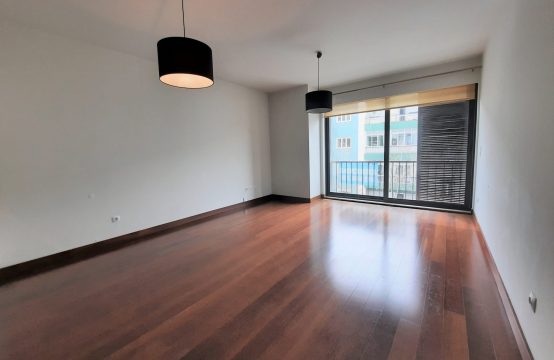 CC457LX Apartamento T1 com Garagem e Arrecadação para venda na Rua Luciano Cordeiro, Lisboa